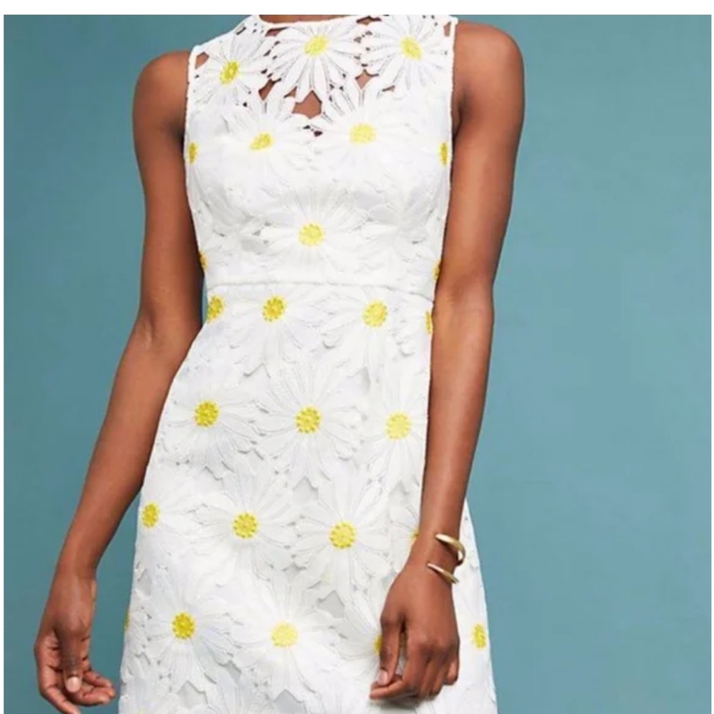 Hutch White Yellow Daisy Flower Appliqué Shift Dress style 1699 size 6